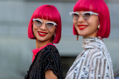 Ami and Aya Suzuki, mix and match look, white sunglasses, strassed sunglasses, butterfly sunglasses, pink hair, dyed hair, fashion week, frenchystyle, FW, jonathan paciullo, street style, horizontal, atmosphere details, detail, MFW, MILAN, SPRING SUMMER 2020, SS 20