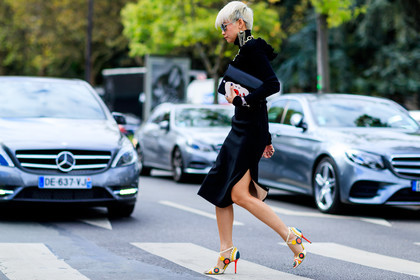 atmosphere details, black bag, black knit, black skirt, fashion week, frenchystyle, full length, FW, high heels, horizontal, jonathan paciullo, leather bag, leather shoes, multicolor shoes, PARIS, PFW, printed bag, SPRING SUMMER 2017, SS 17, street style, sunglasses