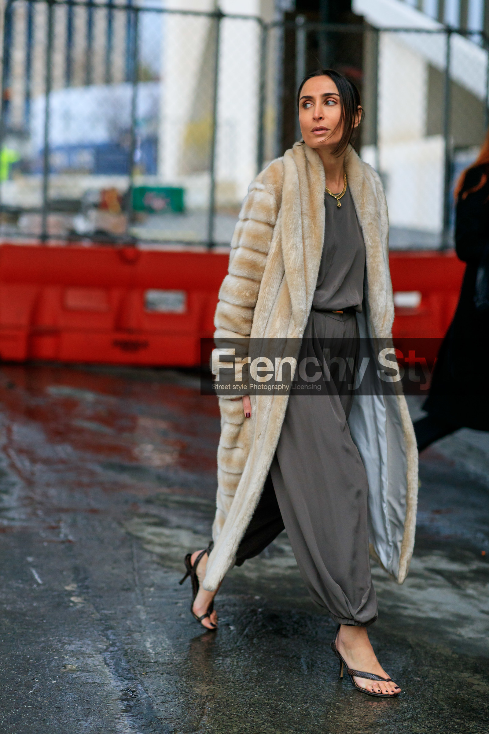 geraldine boublil, fur coat, white coat, long coat, kaki jumpsuit, satin jumpsuit, loose pants, loose jumpsuit, flip flop shoes, kitten heels sandals, brown leather sandals, animal skin sandals, fashion week, frenchystyle, FW, jonathan paciullo, street style, NYFW, NEW YORK, AUTUMN WINTER 2020-2021, FALL WINTER 2020-2021, FW 20-21, vertical, full length