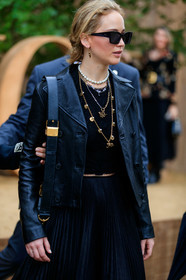 dior bag, dior earrings, dior skirt, dior top, dior total look, dior necklace, dior sunglasses, black total look, black leather bag, black leather jacket, black skirt, black top, black sunglasses, lace top, pleated skirt, multi necklace, long necklace, pearl necklace, charms necklace, animal charm necklace, animals charms necklace, cropped top, fashion week, frenchystyle, FW, jonathan paciullo, street style, SPRING SUMMER 2020, SS 20, PFW, PARIS, vertical, atmosphere details, detail