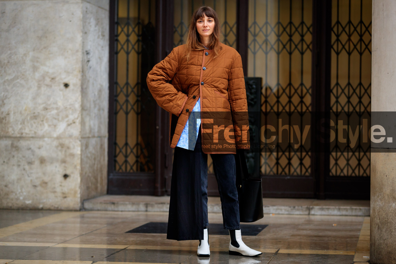black bag, black denim, camel jacket, denim pants, jeans, leather bag, leather shoes, trousers, white boots, street style, jonathan paciullo, FW, frenchystyle, fashion week, PFW, PARIS, AUTUMN WINTER 2018-2019, FALL WINTER 2018-2019, FW 18-19, horizontal, atmosphere details, full length, brie welch