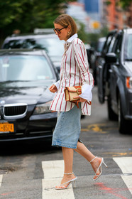 beige bag, bermuda, blue denim, denim shorts, graphic shirt, high heels, leather bag, leather shoes, printed shirt, striped shirt, sunglasses, white shirt, white shoes, street style, jonathan paciullo, FW, frenchystyle, fashion week, NEW YORK, NYFW, SPRING SUMMER 2020, SS 20, vertical, full length