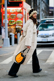 aymeline valade, beige coat, beige hat, black gloves, black pants, black shoes, camel bag, leather bag, leather gloves, leather shoes, model, trousers, street style, jonathan paciullo, frenchystyle, NYFW, NEW YORK, AUTUMN WINTER 2019-2020, AW 19-20, FALL WINTER 2019-2020, FW 19-20, fashion week, FW, vertical, full length