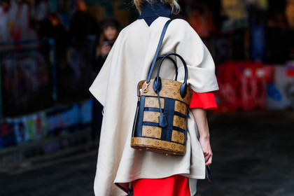 brown bag, graphic bag, leather bag, louis vuitton, monogram, printed bag, white coat, street style, jonathan paciullo, FW, frenchystyle, fashion week, LFW, LONDON, AUTUMN WINTER 2018-2019, AW 18-19, FALL WINTER 2018-2019, FW 18-19, horizontal, atmosphere details, detail