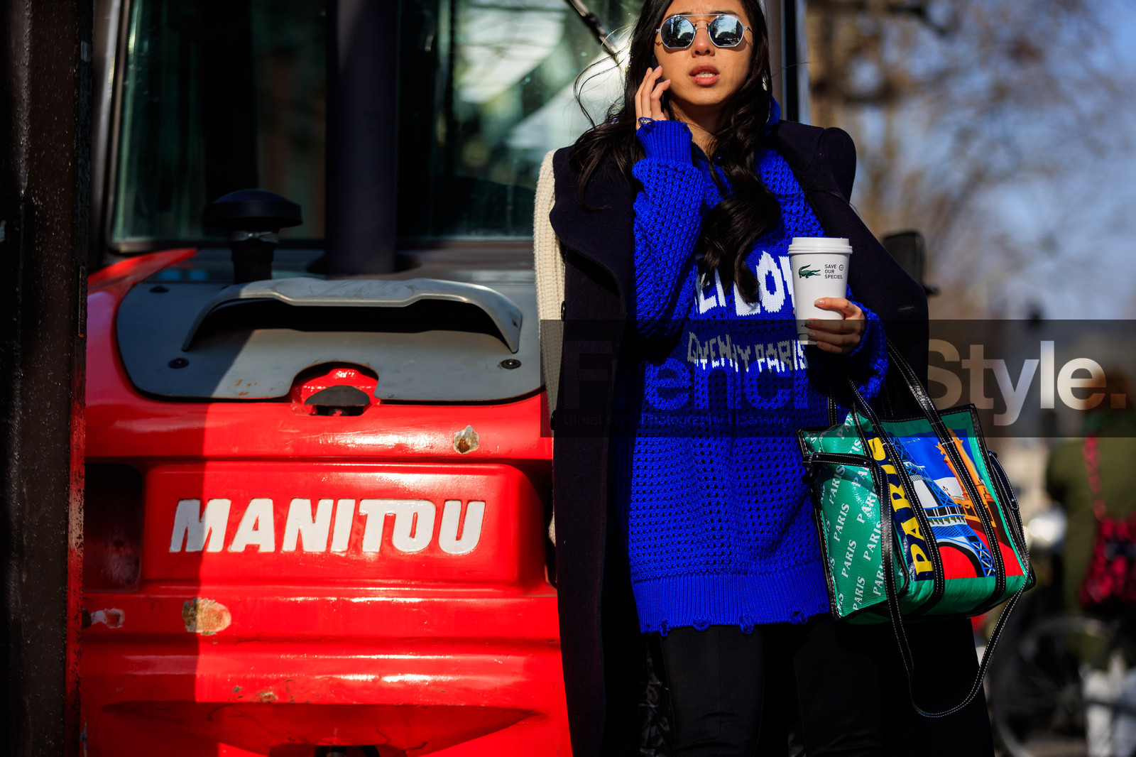 balenciaga, black coat, black leggings, blue sweater, graphic bag, green bag, leather bag, over the shoulder, printed bag, sunglasses, trousers, street style, jonathan paciullo, FW, frenchystyle, fashion week, PFW, PARIS, AUTUMN WINTER 2018-2019, FALL WINTER 2018-2019, FW 18-19, horizontal, atmosphere details, yuyu zhangzou, yuwei zhangzou