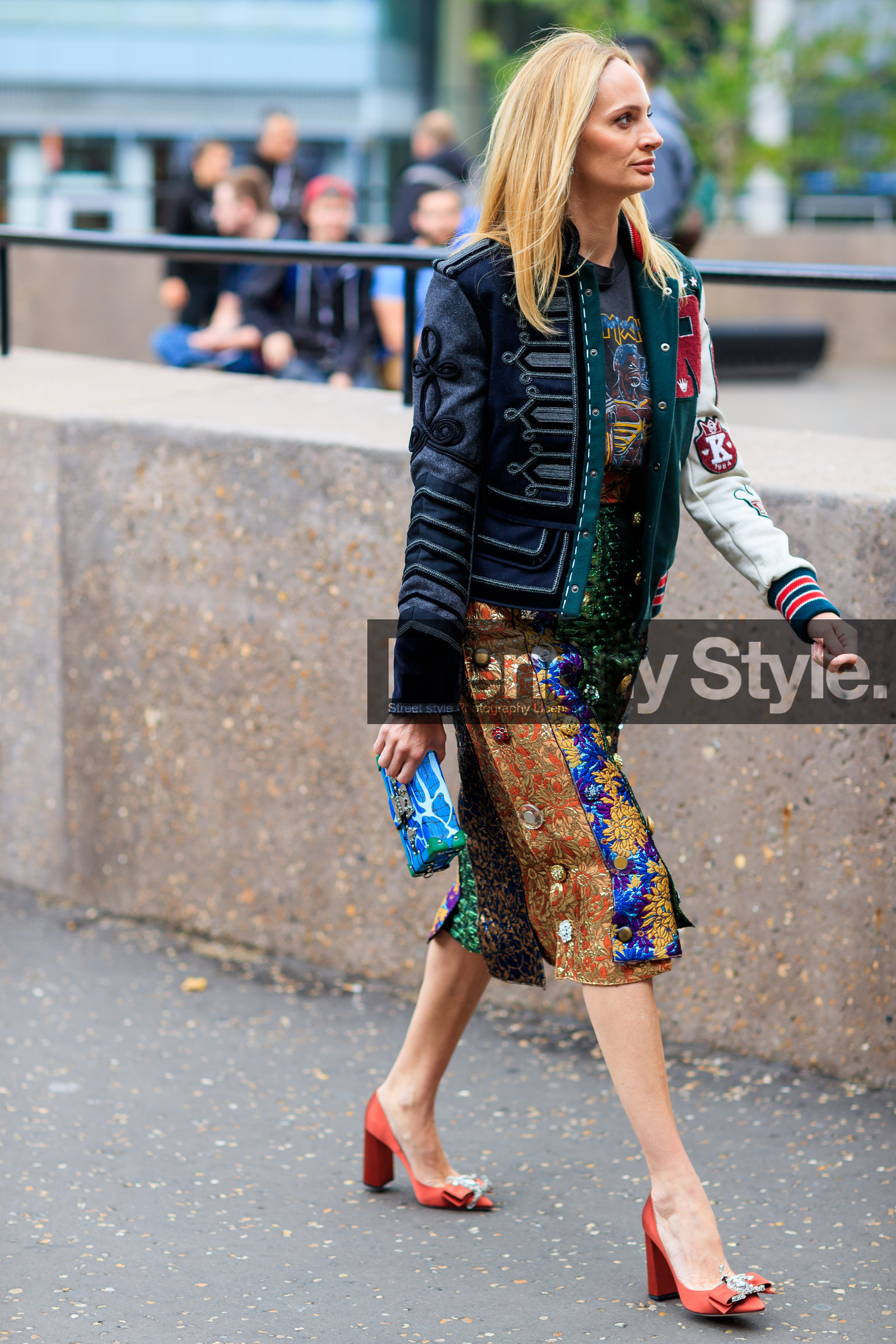 black jacket, blue bag, brocard, fashion week, frenchystyle, full length, FW, green jacket, green skirt, high heels, jonathan paciullo, leather bag, leather shoes, LFW, LONDON, louis vuitton, printed jacket, printed skirt, red shoes, SPRING SUMMER 2018, SS 18, street style, vertical