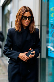black coat, Christine Centenera, sunglasses, LONDON, LFW, fashion week, frenchystyle, FW, jonathan paciullo, street style, AUTUMN WINTER 2019-2020, AW 19-20, FW 19-20, FALL WINTER 2019-2020, vertical, atmosphere details, detail