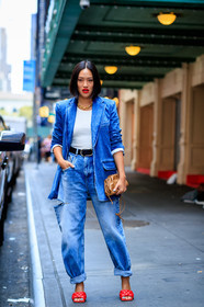 black belt, blazer, blue denim, bottega veneta, camel bag, denim jacket, denim pants, graphic bag, high heels, jeans, leather bag, leather shoes, necklace, printed bag, red lips, red shoes, Tiffany Hsu, trousers, white t shirt, street style, jonathan paciullo, FW, frenchystyle, fashion week, NEW YORK, NYFW, SPRING SUMMER 2020, SS 20, vertical, full length
