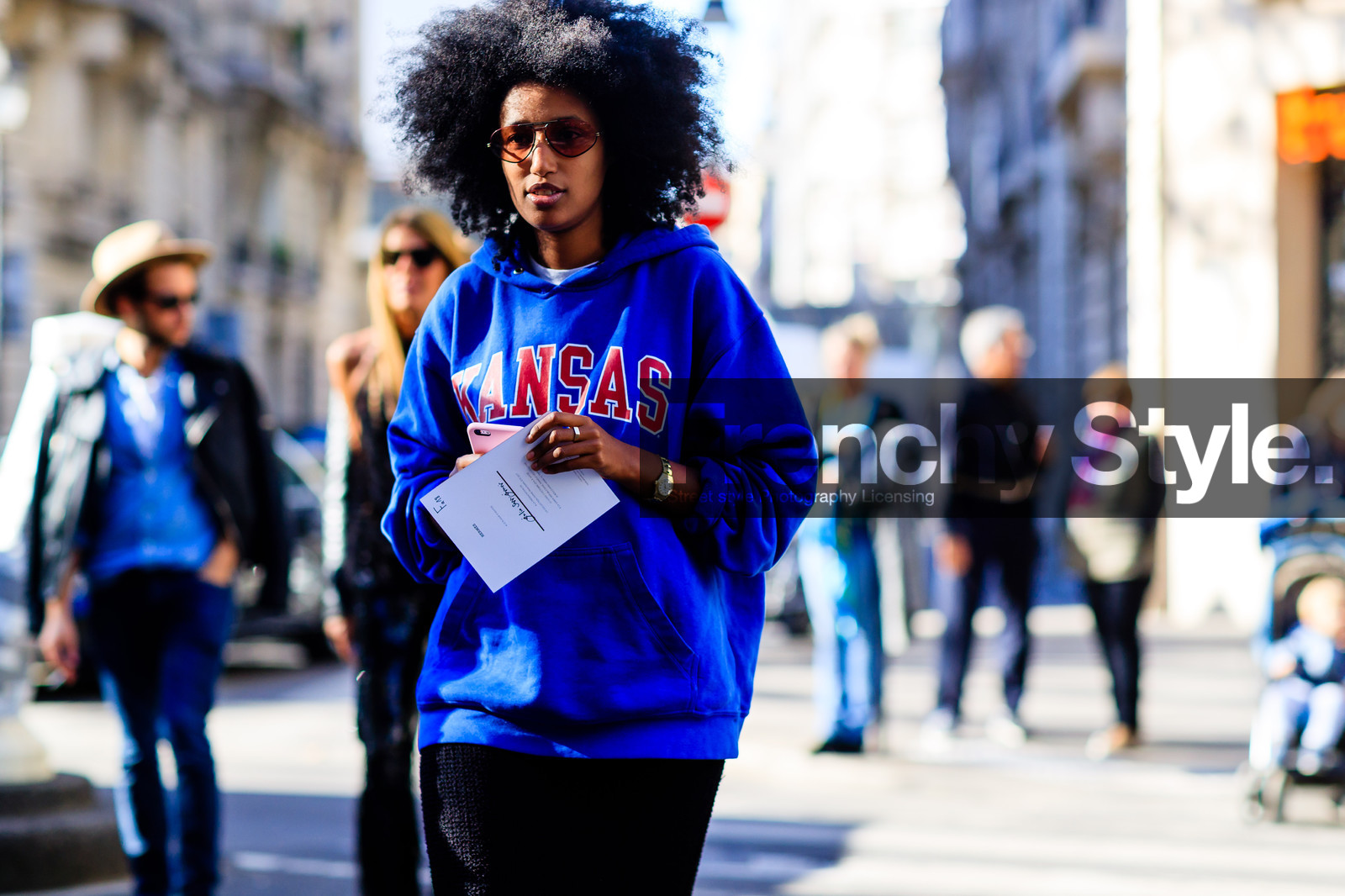 american, atmosphere details, blue sweater, detail, fashion week, frenchystyle, FW, hoodie, horizontal, jonathan paciullo, julia sarr jamois, julia sarr-jamois, PARIS, PFW, printed sweater, SPRING SUMMER 2017, SS 17, street style, sunglasses