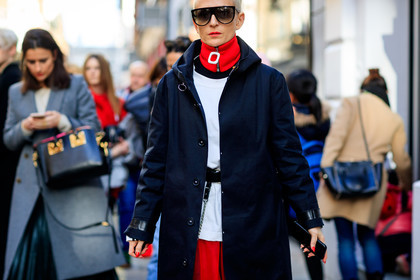 black belt, black coat, red dress, red lips, sunglasses, white sweater, street style, jonathan paciullo, FW, frenchystyle, fashion week, LFW, LONDON, AUTUMN WINTER 2018-2019, AW 18-19, FALL WINTER 2018-2019, FW 18-19, horizontal, atmosphere details, detail