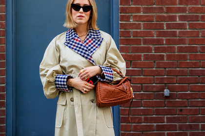 Annabel Rosendahl, beige coat, camel bag, checked, gingham, loewe, plaid, sunglasses, trench coat, street style, jonathan paciullo, FW, frenchystyle, fashion week, NEW YORK, NYFW, SPRING SUMMER 2020, SS 20, horizontal, atmosphere details, detail