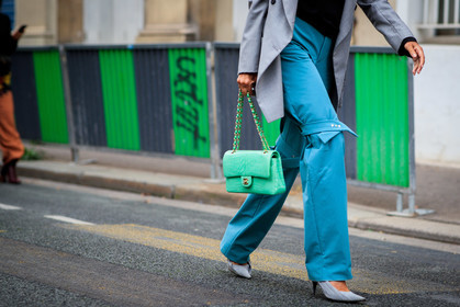 light blue pants, flare pants, grey pumps, balenciaga shoes, light green leather bag, chanel bag, animal skin bag, hand bag, bag detail, close up detail, fashion week, frenchystyle, FW, jonathan paciullo, street style, PFW, PARIS, SPRING SUMMER 2021, SS 21, horizontal, atmosphere details, detail