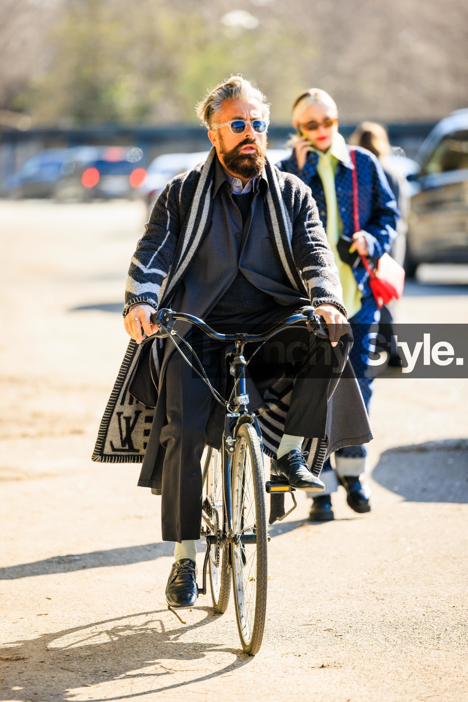 dandy look, blue sunglasses, louis vuitton scarf, grey coat, grey pants, black shoes, fashion week, frenchystyle, FW, jonathan paciullo, street style, vertical, full length
