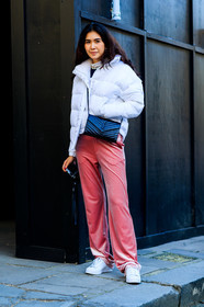 AUTUMN WINTER 2017-2018, AW 17-18, black bag, down jacket, FALL WINTER 2017-2018, fashion week, frenchystyle, full length, FW, FW 17-18, jonathan paciullo, leather bag, leather shoes, leather sneakers, LFW, LONDON, pink pants, saint laurent paris, street style, sweatpants, trousers, vertical, white jacket, white sneakers