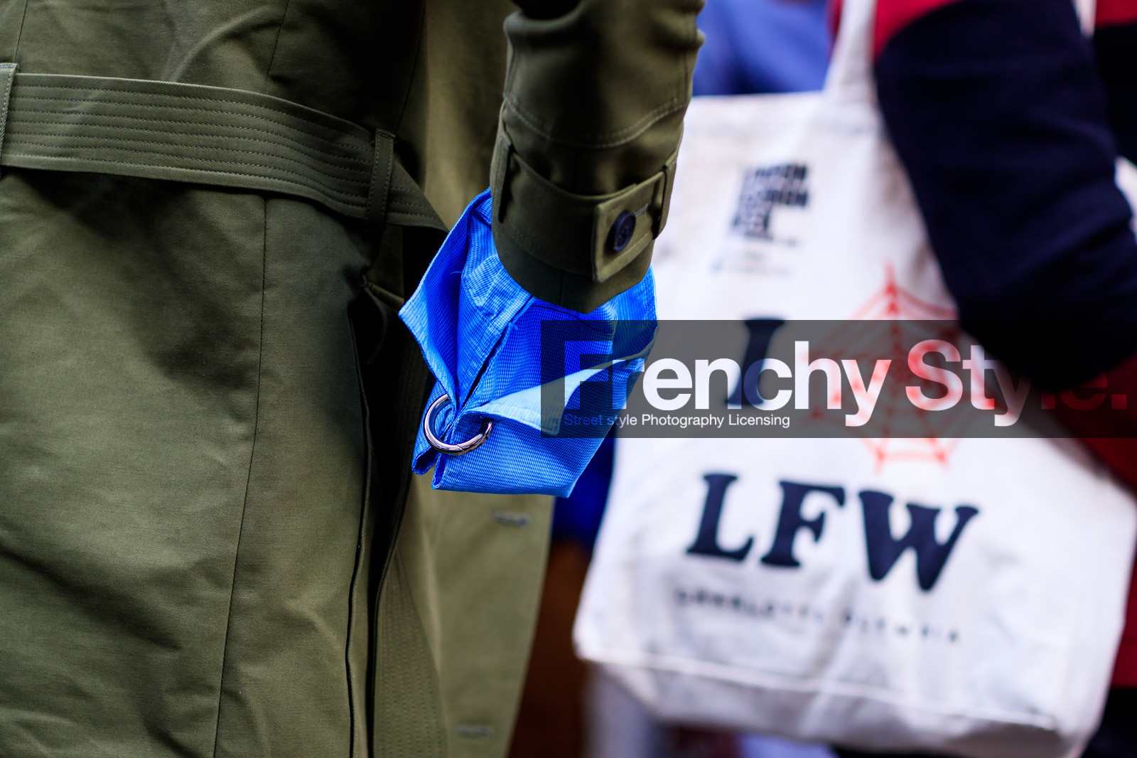 atmosphere details, AUTUMN WINTER 2017-2018, AW 17-18, blue shirt, detail, FALL WINTER 2017-2018, fashion week, frenchystyle, FW, FW 17-18, green jacket, horizontal, jonathan paciullo, LFW, LONDON, street style