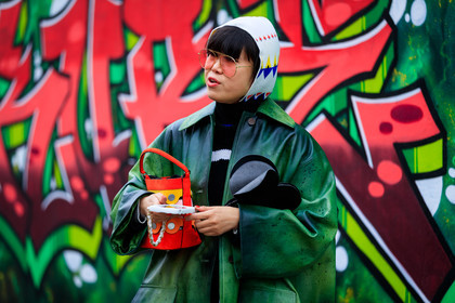 graphic bag, graphic jacket, green coat, hood, leather bag, printed bag, printed jacket, red bag, sunglasses, fashion week, frenchystyle, FW, jonathan paciullo, street style, PFW, PARIS, AUTUMN WINTER 2018-2019, FALL WINTER 2018-2019, FW 18-19, horizontal, atmosphere details, leaf greener