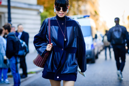 atmosphere details, black jacket, bordeaux, burgundy, detail, fashion week, frenchystyle, FW, horizontal, jonathan paciullo, leaf greener, leather bag, leather jacket, PARIS, PFW, red bag, SPRING SUMMER 2017, SS 17, street style, studded bag, sunglasses