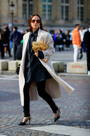 erika boldrin, light beige coat, golden clutch, metalic frame sunglasses, bottega veneta sunglasses, aviator sunglasses, geometric shape glasses, dark grey jacket, dark grey shirt, black pants, tight pants, black suede shoes, black leather shoes, high heels shoes, sling back shoes, golden earrings, white earrings, dangling earrings, chanel shoes, fashion week, frenchystyle, FW, jonathan paciullo, street style, PFW, PARIS, vertical, full length