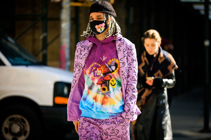 black beanie, purple printed suit, printed purple suit, printed motif purple hoodie, teddy face mask, fashion week, frenchystyle, FW, jonathan paciullo, street style, NYFW, NEW YORK, AUTUMN WINTER 2022-2023, FALL WINTER 2022_2023, FW 22-23, atmosphere details, horizontal