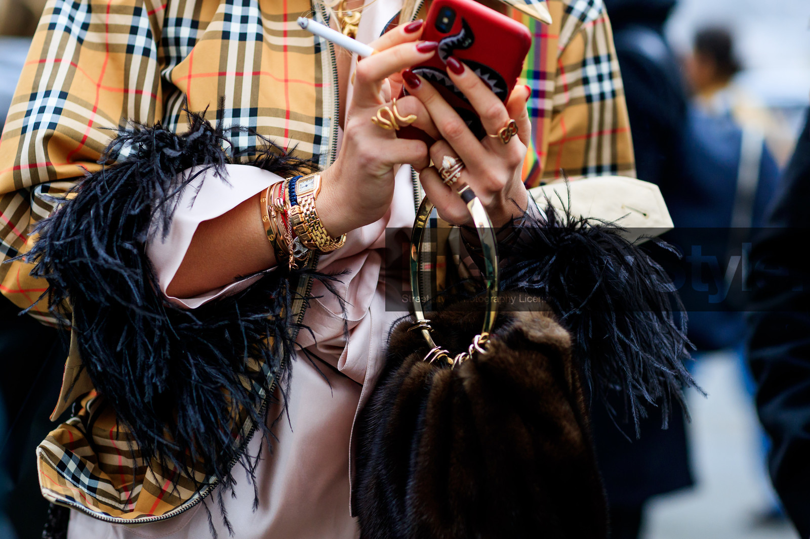 beige jacket, bracelet, brown bag, burberry, checked, feathers, fur bag, golden details, graphic jacket, iphone, pink shirt, plaid, printed jacket, rings, tartan, street style, jonathan paciullo, FW, frenchystyle, fashion week, LFW, LONDON, AUTUMN WINTER 2018-2019, AW 18-19, FALL WINTER 2018-2019, FW 18-19, horizontal, atmosphere details, detail
