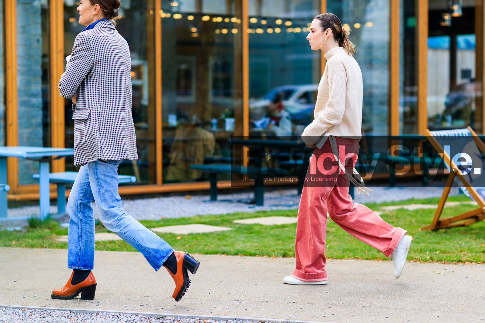 atmosphere details, beige sweater, blazer, blue denim, brown shoes, checked jacket, corduroy, denim pants, detail, fashion week, frenchystyle, FW, gingham, graphic jacket, high heels, horizontal, jeans, jo ellison, jonathan paciullo, leather shoes, LFW, LONDON, pink pants, printed jacket, SPRING SUMMER 2018, SS 18, street style, trousers