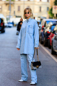 xnenia adonts, denim, denim total look, denim shirt, light blue jeans, metalic frame sunglasses, futurist shape sunglasses, ferragamo bag, chain strap bag, monogrammed bag, long shirt, flare jeans, fashion week, frenchystyle, FW, jonathan paciullo, street style, vertical, full length, MFW, MILAN, SPRING SUMMER 2020, SS 20