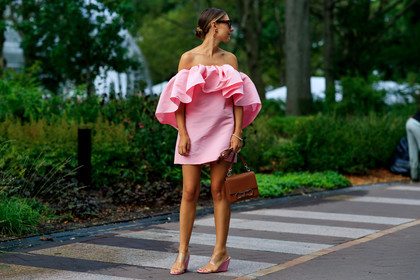 bracelet, brown bag, carolina herrera, earrings, jenny walton, off the shoulder, pink dress, ruffles, sunglasses, street style, jonathan paciullo, FW, frenchystyle, fashion week, NEW YORK, NYFW, SPRING SUMMER 2020, SS 20, horizontal, atmosphere details, full length