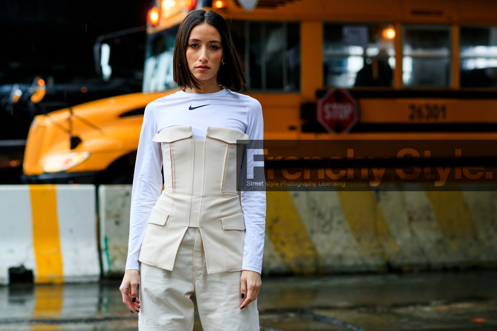 alexandra guerain, light beige pants, light beige top, white t-shirt, long sleeves t-shirt, nike t-shirt, multi pocket top, strapless top, fashion week, frenchystyle, FW, jonathan paciullo, street style, NYFW, NEW YORK, AUTUMN WINTER 2020-2021, FALL WINTER 2020-2021, FW 20-21, horizontal, atmosphere details, detail