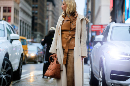 beige coat, brown bag, brown jacket, brown pants, graphic pants, leather bag, leather jacket, loewe, printed pants, trousers, street style, jonathan paciullo, FW, frenchystyle, fashion week, NYFW, NEW YORK, AUTUMN WINTER 2018-2019, AW 18-19, FALL WINTER 2018-2019, FW 18-19, atmosphere details, horizontal, detail, avery blanchard, camille charriere