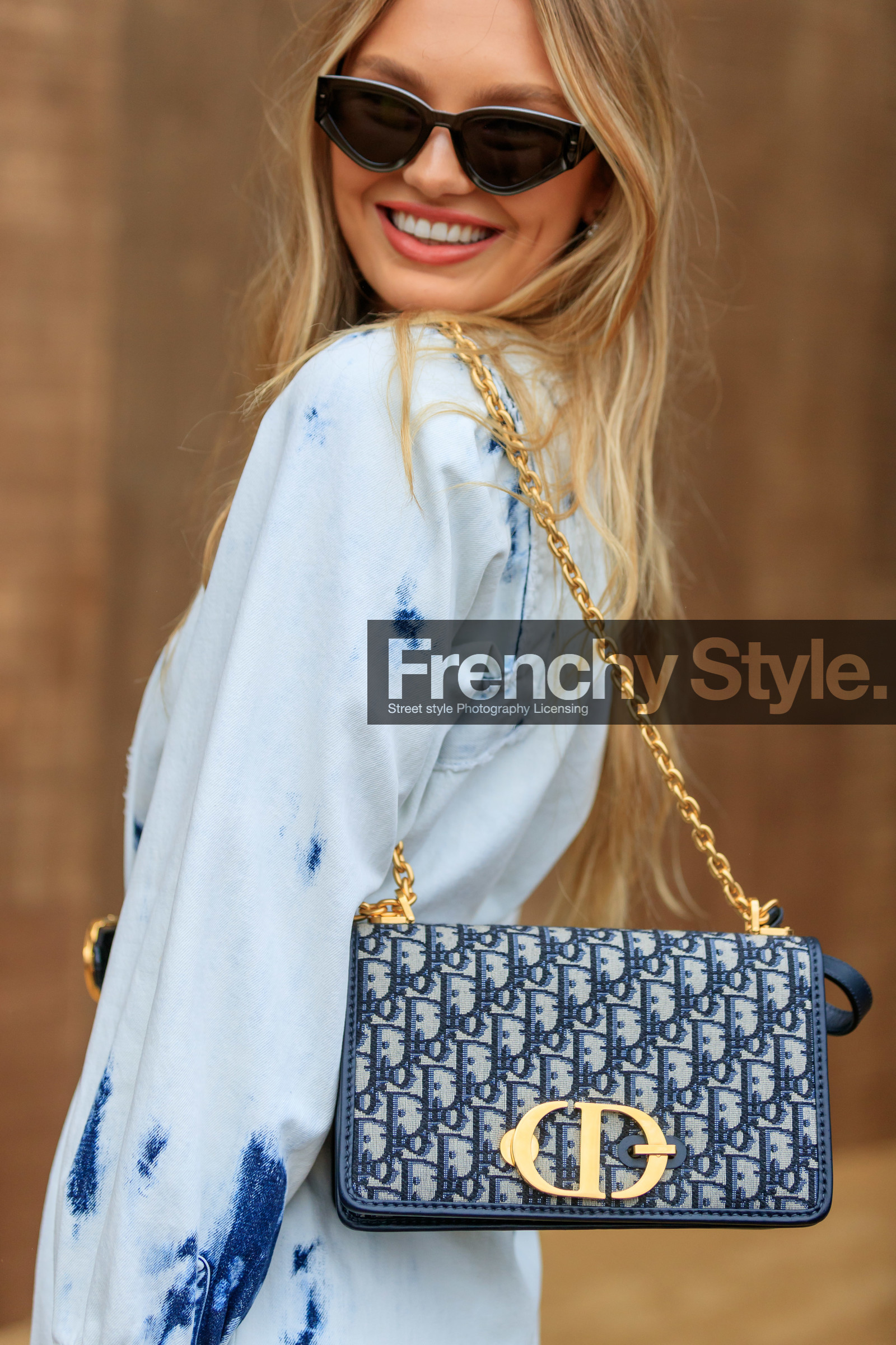 model, romee strijd, dior bag, dior dress, denim, denim dress, tie and dye denim, tie and dye dress, butterfly sunglasses, monogrammed bag, golden chain strap bag, blue bag, close up detail, fashion week, frenchystyle, FW, jonathan paciullo, street style, SPRING SUMMER 2020, SS 20, PFW, PARIS, vertical, atmosphere details, detail