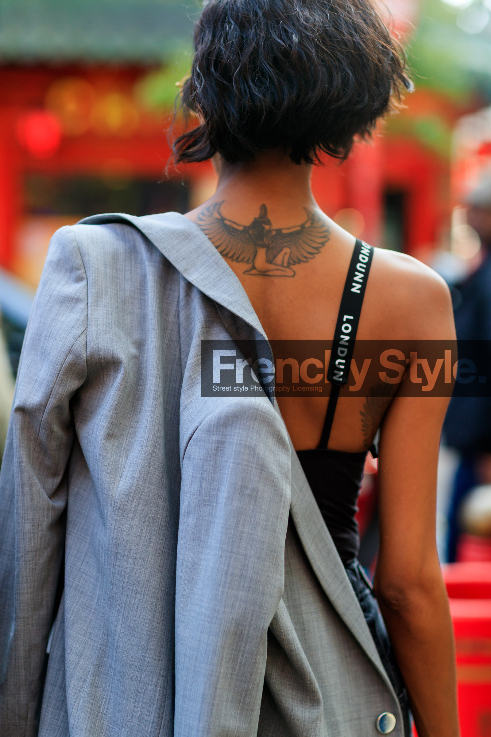atmosphere details, black top, blazer, detail, fashion week, frenchystyle, FW, grey jacket, jonathan paciullo, jourdan dunn, LFW, LONDON, model, short hair, SPRING SUMMER 2018, SS 18, street style, tattoos, vertical