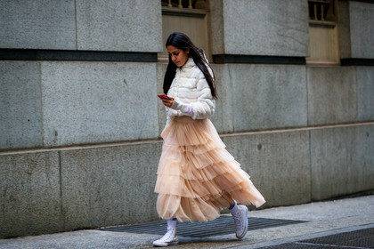 converse, fur jacket, leather shoes, pink skirt, ruffled skirt, tulle, white jacket, white sneakers, street style, jonathan paciullo, frenchystyle, NYFW, NEW YORK, AUTUMN WINTER 2019-2020, AW 19-20, FALL WINTER 2019-2020, FW 19-20, FW, fashion week, atmosphere details, horizontal, detail