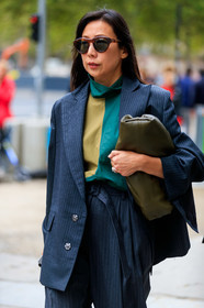 scale sunglasses, dark grey jacket, dark grey pants, dark grey suits, striped jacket, striped pants, striped suits, carrot pants, belted pants, green blouse, high collar blouse, kaki leather bag, kaki leather clutch, fashion week, frenchystyle, FW, jonathan paciullo, street style, SPRING SUMMER 2020, SS 20, PFW, PARIS, vertical, atmosphere details, detail