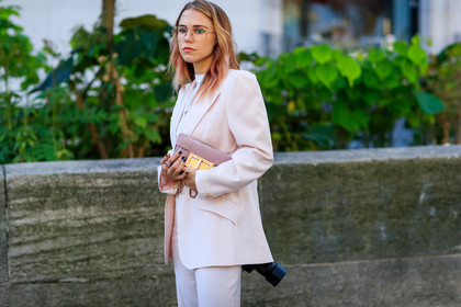 atmosphere details, blazer, detail, fashion week, frenchystyle, FW, horizontal, jonathan paciullo, PARIS, PFW, pink bag, pink jacket, pink pants, pink suit, SPRING SUMMER 2017, SS 17, street style, trousers