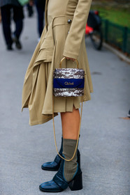 xenia adonts, chloe bag, chloe dress, chloe shoes, chloe look, light beige dress, button dress, mini dress, pleated dress, asymmetrical dress, long sleeves dress, animal skin bag, light grey leather bag, navy blue leather bag, golden chain strap bag, navy blue leather boots, socks boots, high heels boots, hand bag, legs detail, close up detail, bag detail, fashion week, frenchystyle, FW, jonathan paciullo, street style, SPRING SUMMER 2020, SS 20, PFW, PARIS, vertical, atmosphere details, detail