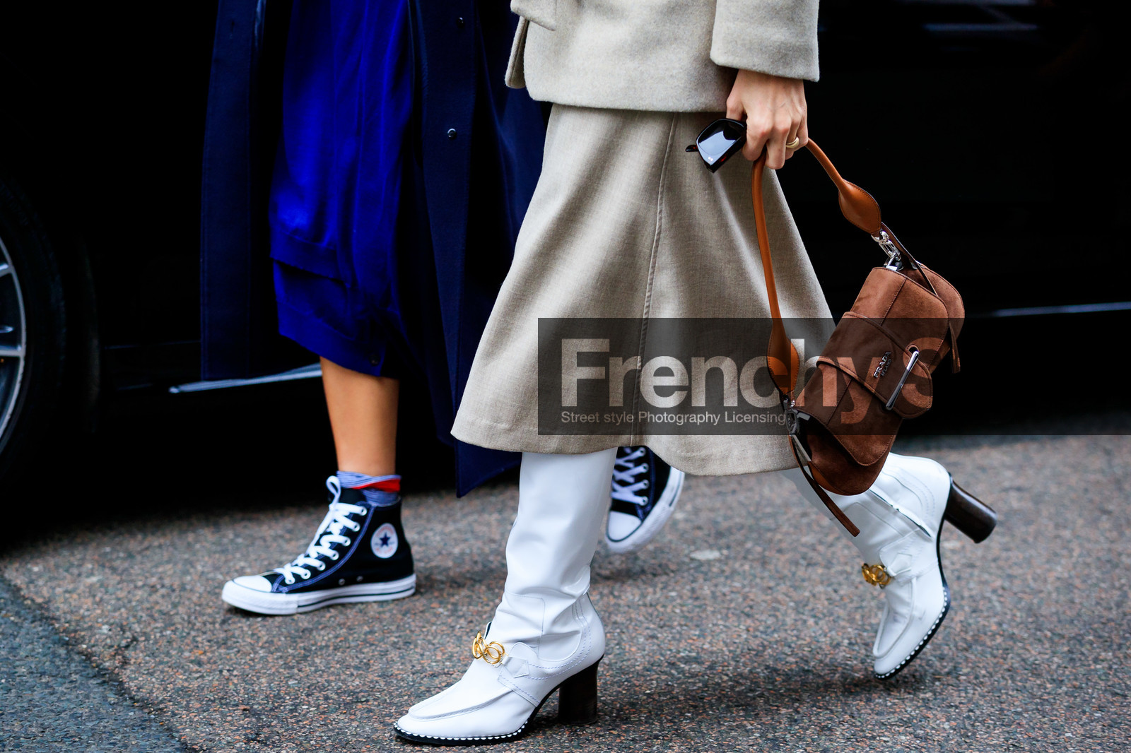 blazer, brown bag, grey jacket, grey skirt, gucci, high boots, high heels, leather bag, leather shoes, prada, suede bag, white boots, street style, jonathan paciullo, FW, frenchystyle, fashion week, LFW, LONDON, AUTUMN WINTER 2019-2020, AW 19-20, FW 19-20, FALL WINTER 2019-2020, horizontal, atmosphere details, detail