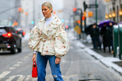 blue denim, christian dior, denim pants, earrings, embroidered jacket, floral, flowers, graphic jacket, jeans, leather bag, printed jacket, red bag, sarah ellen, trousers, turtleneck sweater, white jacket, white sweater, street style, jonathan paciullo, frenchystyle, NYFW, NEW YORK, AUTUMN WINTER 2019-2020, AW 19-20, FALL WINTER 2019-2020, FW 19-20, FW, fashion week, atmosphere details, horizontal, detail
