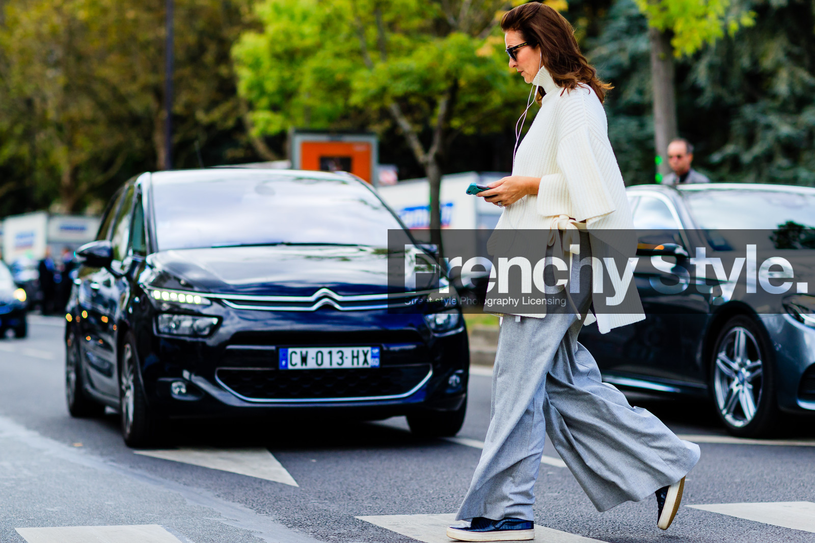 atmosphere details, fashion week, frenchystyle, full length, FW, grey pants, horizontal, jonathan paciullo, leather shoes, PARIS, PFW, SPRING SUMMER 2017, SS 17, street style, sunglasses, trousers, white sweater