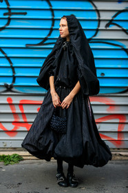 courtney trop, black dress, black jacket, black scarf, hair scarf, brocart jacket, brocart dress, zipped dress, zipped jacket, hair clip, shell necklace, balloon sleeves, long dress, black bag, black leather derbie, black tights, big buckle shoes, flat shoes, hand bag, plaited bag, marine serre dress, fashion week, frenchystyle, FW, jonathan paciullo, street style, PFW, PARIS, AUTUMN WINTER 2020-2021, FALL WINTER 2020-2021, FW 20-21, vertical, atmosphere details, detail