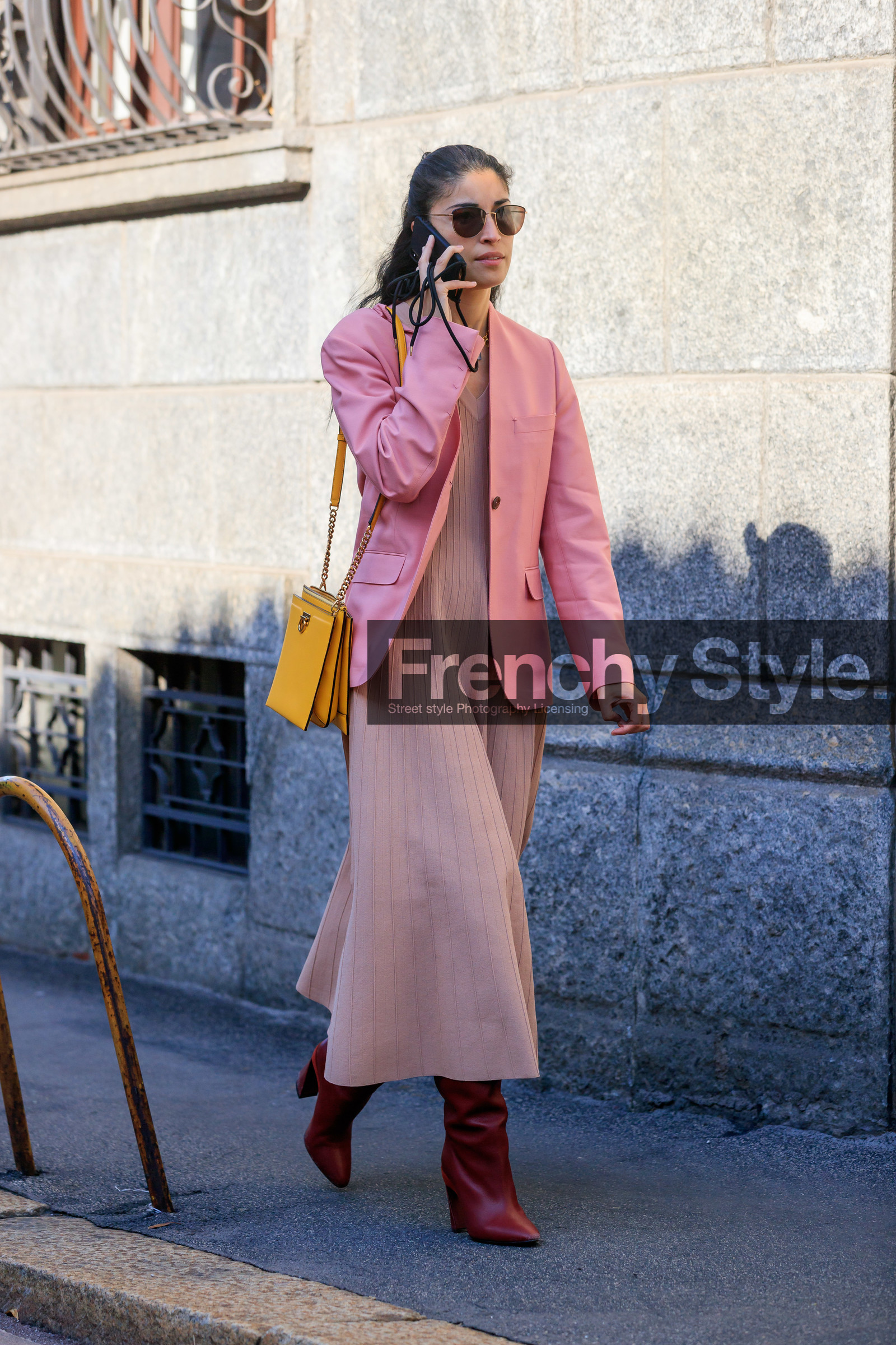 caroline issa, pink dress, pink jacket, pink total look, ferragamo bag, yellow leather bag, shoulder bag, chain strap bag, knit dress, knitwear, burgundy leather boots, high boots, high heels boots, long dress, fashion week, frenchystyle, FW, jonathan paciullo, street style, vertical, full length, MFW, MILAN, SPRING SUMMER 2020, SS 20