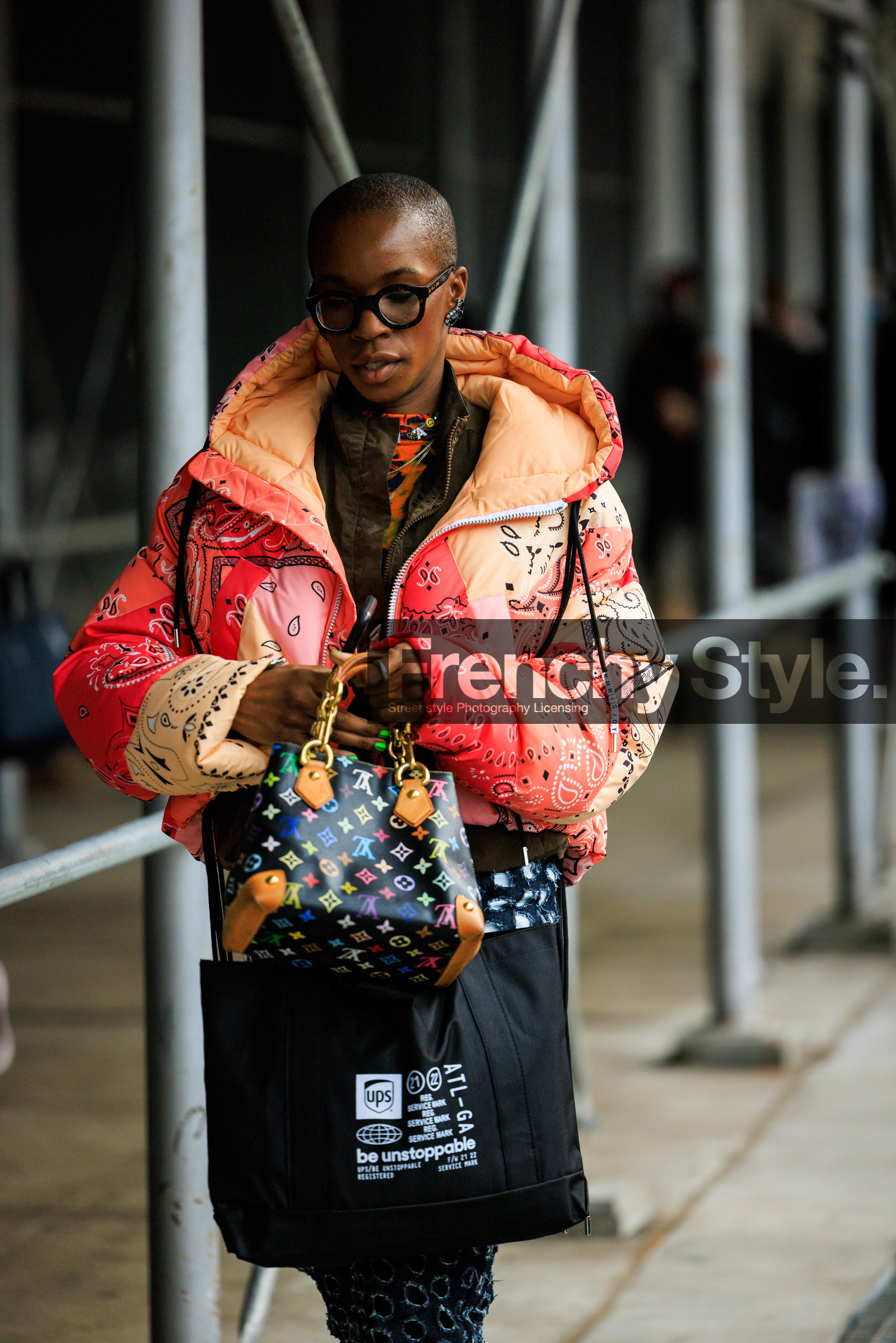 multicolor look, details, bandana coat, puffed coat, multicolor winter coat, winter outwear, doctors glasses, louis vuitton handbag, monogram handbag, black pants, white dots pants, patched, jacket, tote bag, margiela jeans, cut out jeans, maison margiela pants, street style, jonathan paciullo, FW, frenchystyle, fashion week, NYFW, NEW YORK, AUTUMN WINTER 2022-2023, FALL WINTER 2022_2023, FW 22-23, vertical, atmosphere details