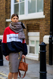 balenciaga, beige scarf, beige skirt, brown bag, graphic jacket, graphic skirt, leather bag, loewe, printed jacket, printed skirt, red jacket, sportswear, street style, jonathan paciullo, FW, frenchystyle, fashion week, LFW, LONDON, AUTUMN WINTER 2018-2019, AW 18-19, FALL WINTER 2018-2019, FW 18-19, vertical, atmosphere details, detail