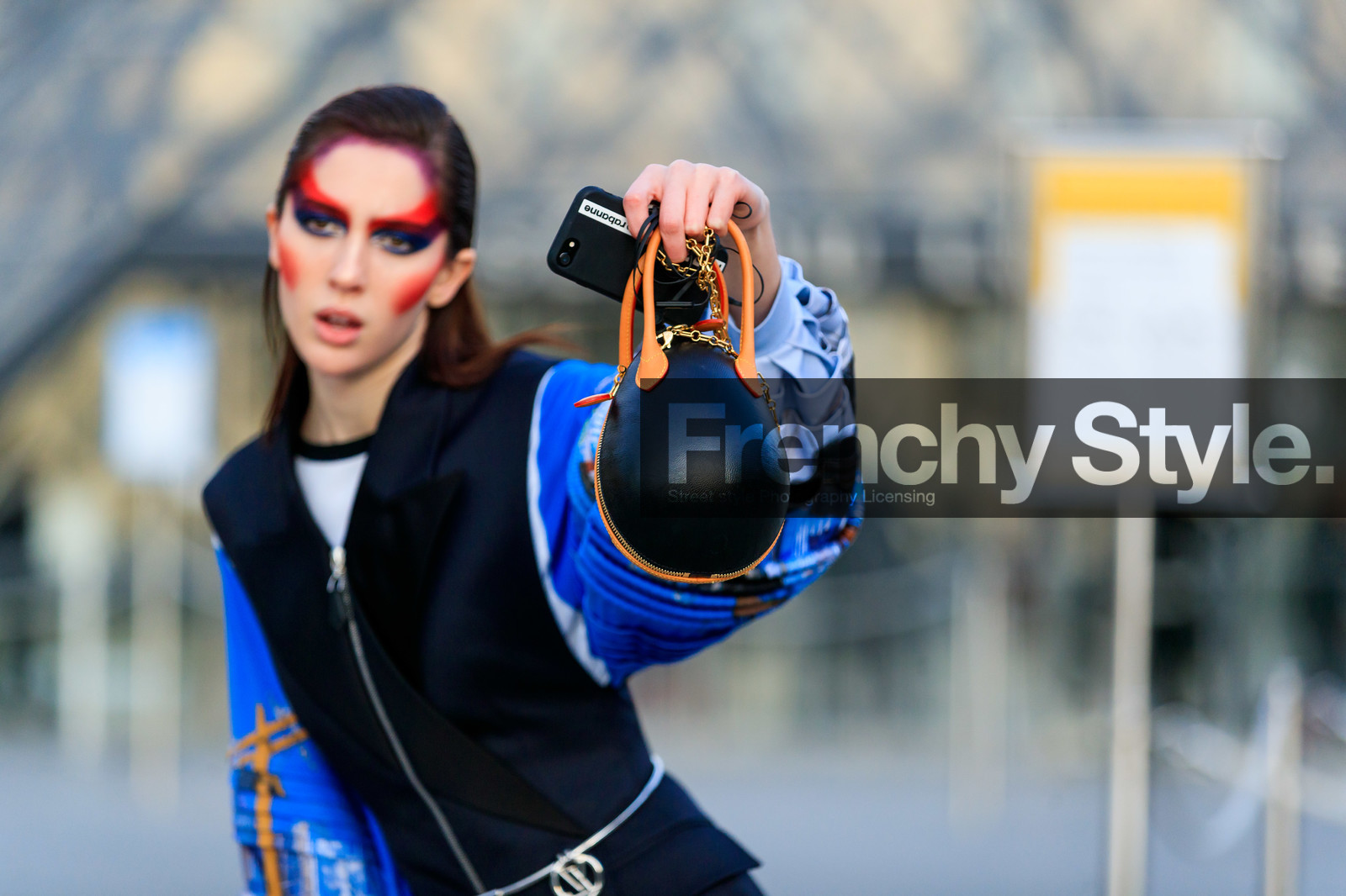 black bag, black jacket, eyelashes, eyeliner, eyeshadow, graphic dress, leather bag, louis vuitton, model, printed dress, pulled back hair, sleeveless, teddy quinlivan, wet hair, PARIS, PFW, street style, jonathan paciullo, FW, frenchystyle, fashion week, AUTUMN WINTER 2019-2020, AW 19-20, FALL WINTER 2019-2020, FW 19-20, horizontal, atmosphere details, detail
