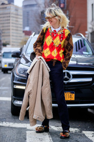 beige jacket, bordeaux, brown belt, burgundy, checked, checked sweater, corduroy, fur collar, fur shoes, leather shoes, loafers, navy pants, necklace, plaid, red sweater, sunglasses, tartan, trousers, yellow sweater, street style, jonathan paciullo, FW, frenchystyle, fashion week, NYFW, NEW YORK, AUTUMN WINTER 2018-2019, AW 18-19, FALL WINTER 2018-2019, FW 18-19, vertical, full length, phoebe arnold