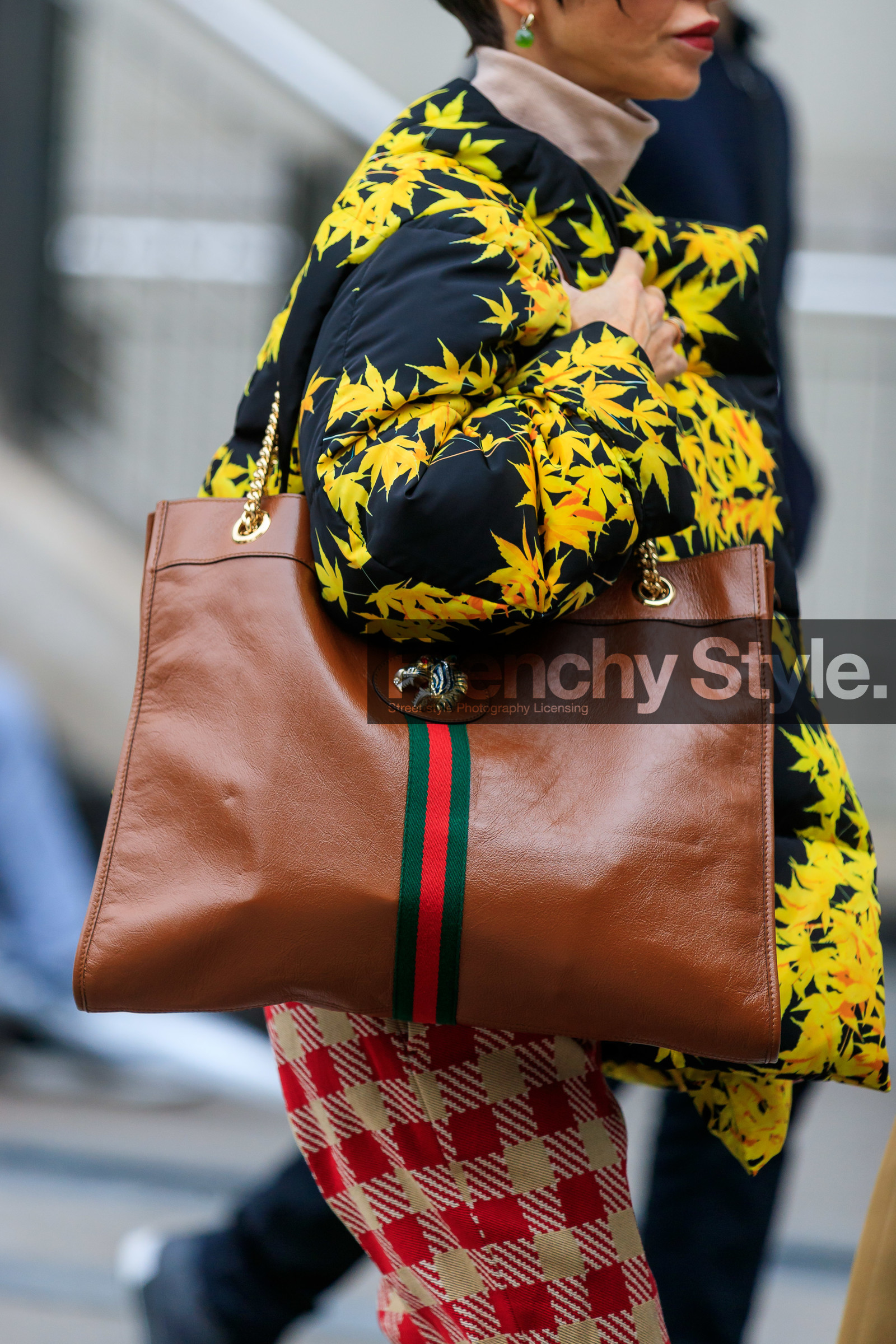 bag detail, close up detail, gucci bag, brown leather bag, big bag, black coat, yellow coat, floral printed coat, checked pants, red pants, fashion week, frenchystyle, FW, jonathan paciullo, street style, SPRING SUMMER 2020, SS 20, PFW, PARIS, vertical, atmosphere details, detail
