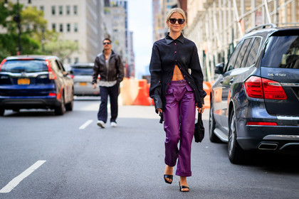 black bag, black shirt, black shoes, caro daur, high heels, leather bag, leather pants, leather shoes, purple pants, sunglasses, trousers, street style, jonathan paciullo, FW, frenchystyle, fashion week, NEW YORK, NYFW, SPRING SUMMER 2020, SS 20, horizontal, atmosphere details, full length