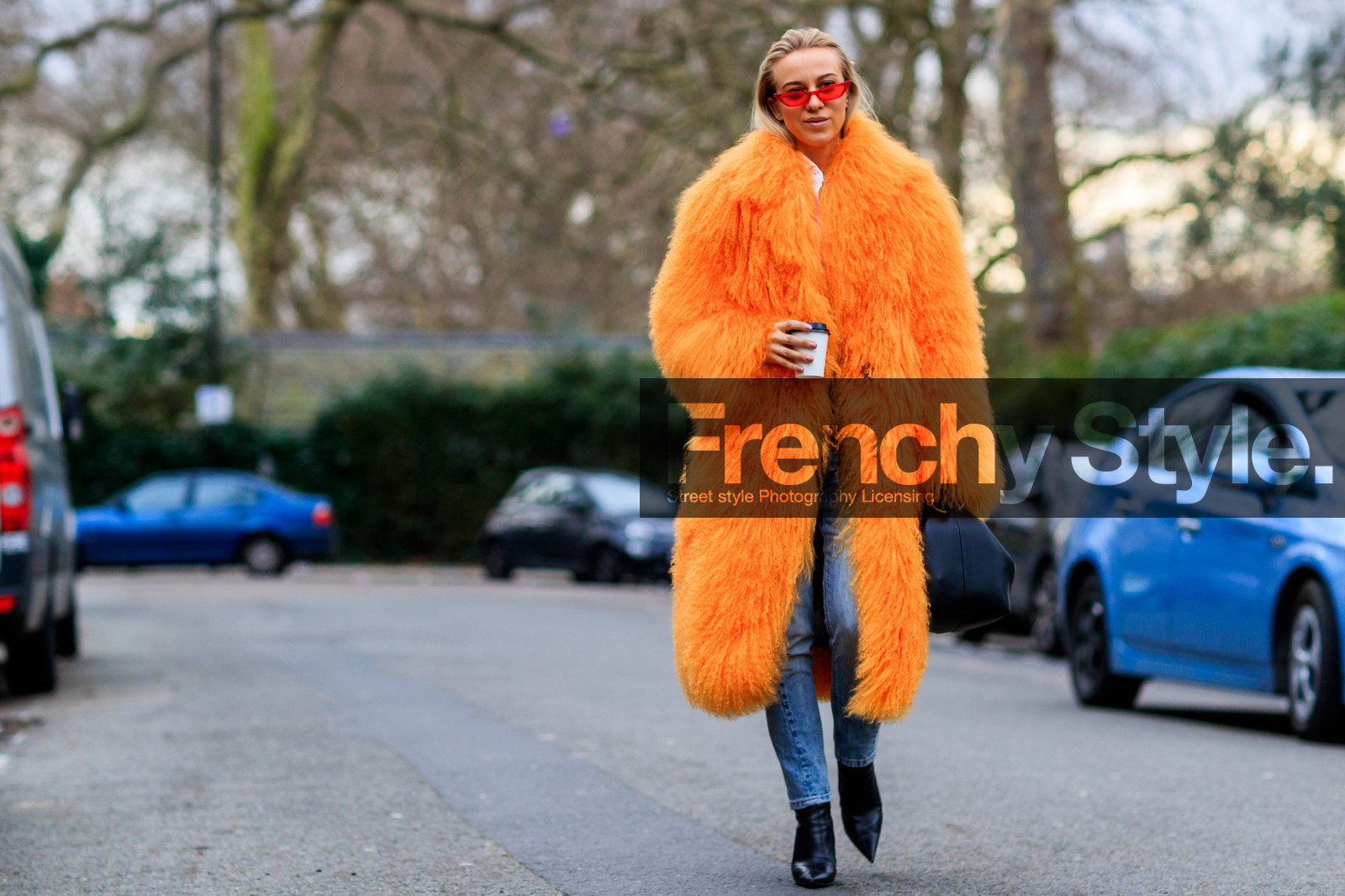 black shoes, blue denim, denim pants, fun sunglasses, Fur coat, high heels, jeans, leather shoes, orange coat, orange fur, sunglasses, trousers, street style, jonathan paciullo, FW, frenchystyle, fashion week, LFW, LONDON, AUTUMN WINTER 2018-2019, AW 18-19, FALL WINTER 2018-2019, FW 18-19, horizontal, atmosphere details, full length, sandra hagelstam