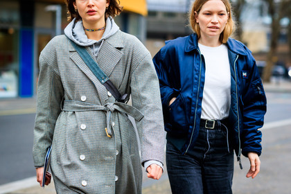 atmosphere details, AUTUMN WINTER 2017-2018, AW 17-18, black denim, black jacket, bomber jacket, checked coat, choker, detail, FALL WINTER 2017-2018, fashion week, frenchystyle, FW, FW 17-18, grey coat, grey sweater, hoodie, horizontal, jonathan paciullo, LFW, LONDON, navy jacket, necklace, street style, trench coat, trousers, victoria sekrier, white t shirt