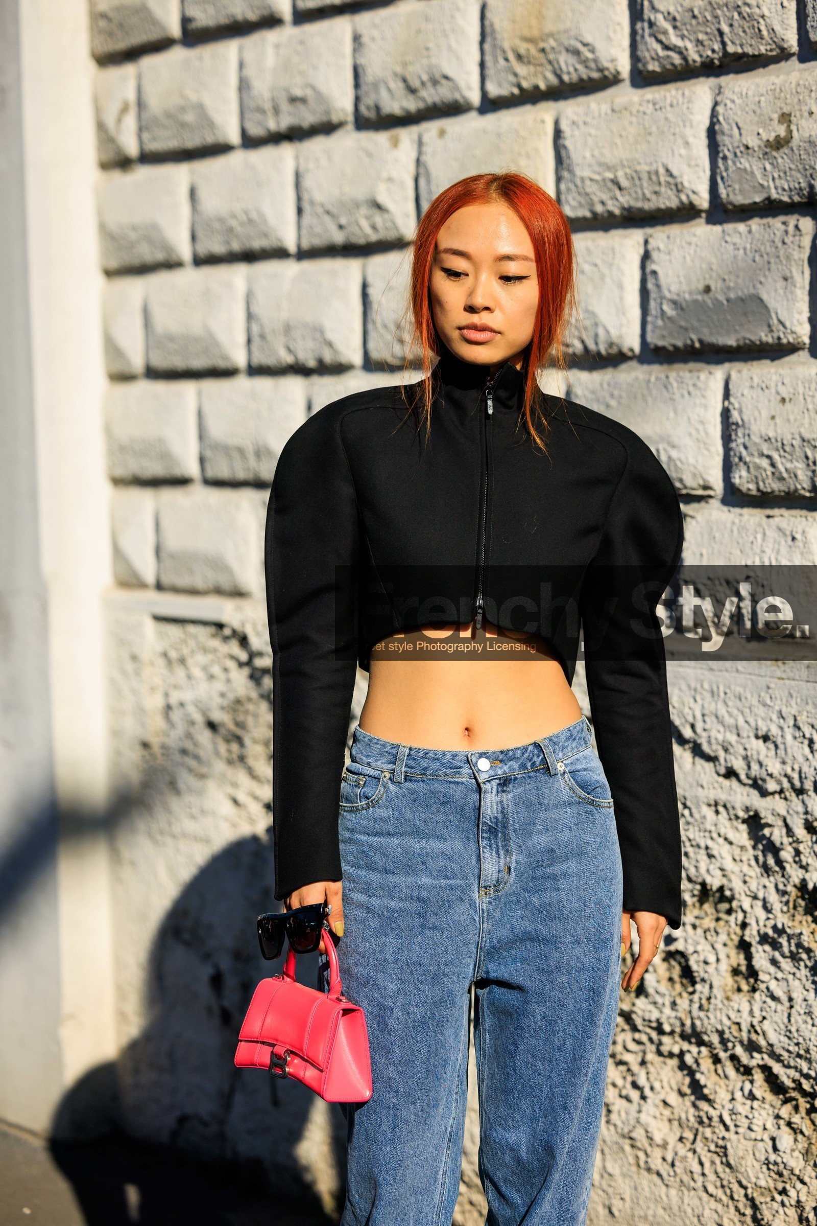red hair, black top, cropped top, jeans, classic denim, fashion week, frenchystyle, FW, jonathan paciullo, street style, vertical, atmosphere details, detail