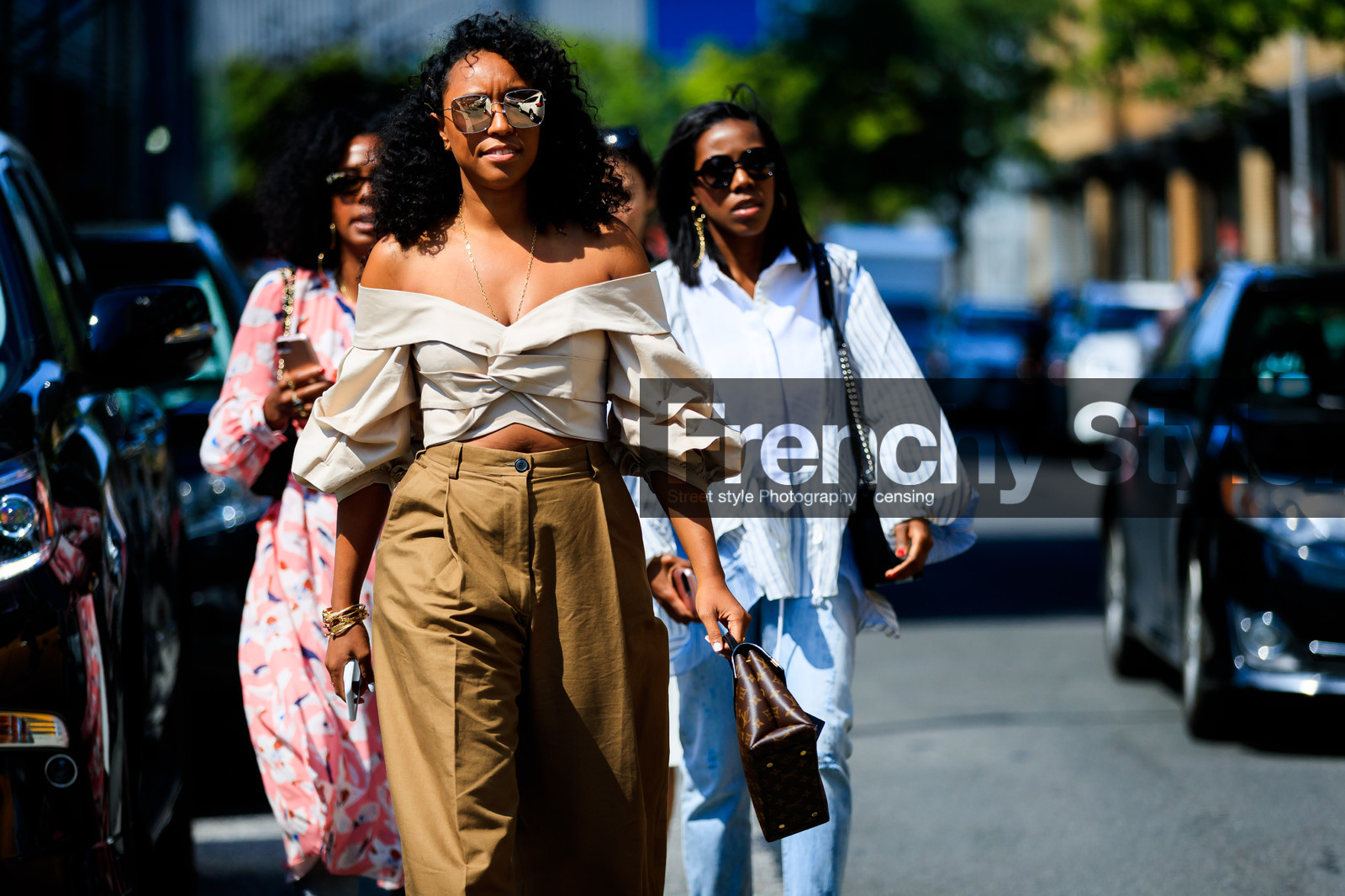 atmosphere details, beige top, brown bag, brown pants, detail, fashion week, frenchystyle, FW, graphic bag, horizontal, jonathan paciullo, leather bag, louis vuitton, monogram, NEW YORK, NYFW, printed bag, SPRING SUMMER 2018, SS 18, street style, sunglasses, trousers, wide pants